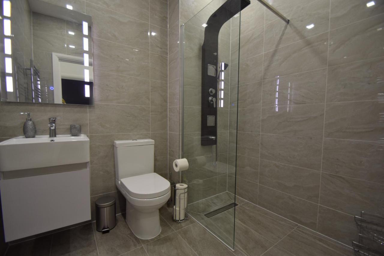 Sapphire House Telford Apartment Ngoại thất bức ảnh